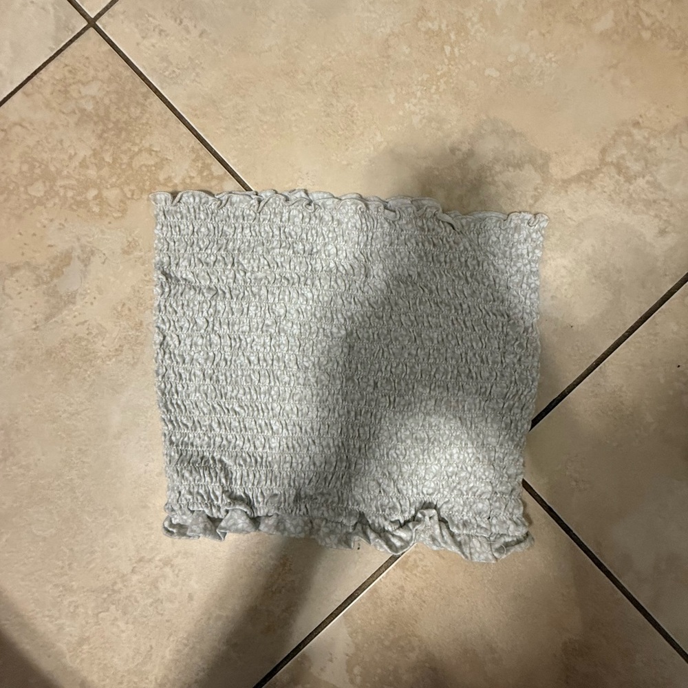 Arizona Jean Company Gray Crop Top with Textured Fabric